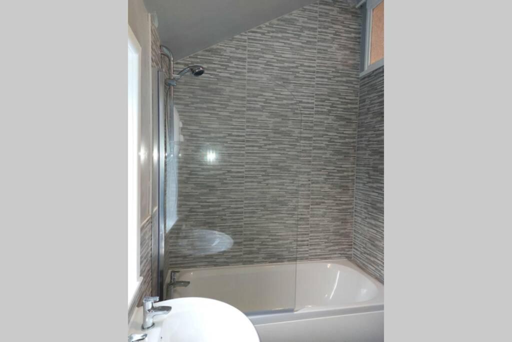 Lovely 2 Bedroomed Flat In The Centre Of Longton Longton  Dış mekan fotoğraf