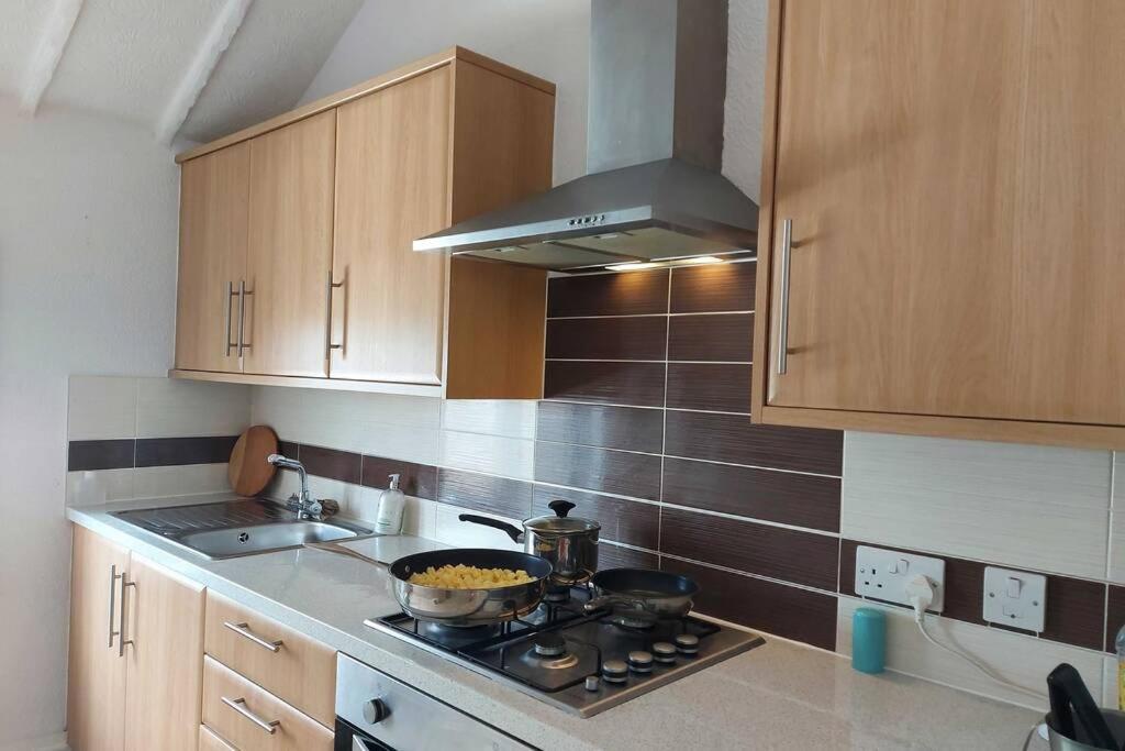 Lovely 2 Bedroomed Flat In The Centre Of Longton Longton  Dış mekan fotoğraf
